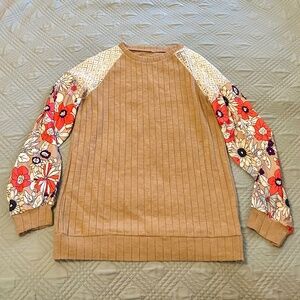 Women’s Lace Shoulder Blouse, Size Small, EUC